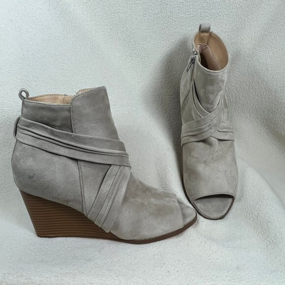 Very cute Open toe suede wedge beige side zip Shoes US Size 9.5 - Picture 2 of 10